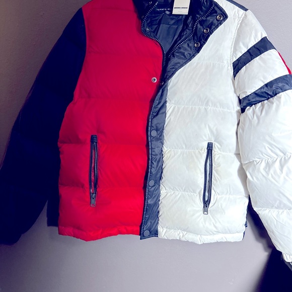 TOMMY HILFIGER NWT MEN’S Jacket RED WHITE BLUE SZ: SMALL - Picture 2 of 6